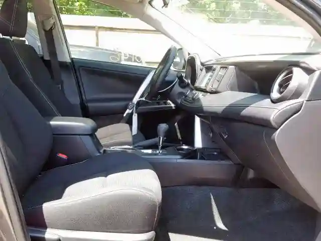 JTMWFREV4HJ709649 2017 TOYOTA RAV4 XLE-4