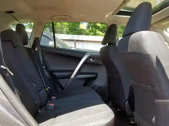 JTMWFREV4HJ709649 2017 TOYOTA RAV4 XLE-5