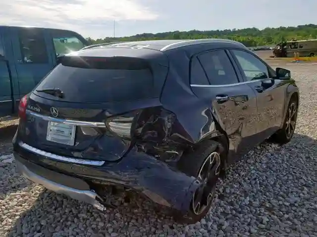 WDCTG4EB2JJ416096 2018 MERCEDES-BENZ GLA 250-3