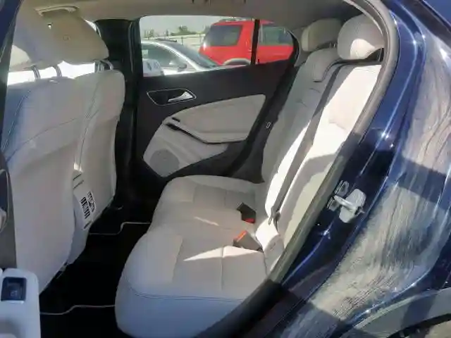 WDCTG4EB2JJ416096 2018 MERCEDES-BENZ GLA 250-5
