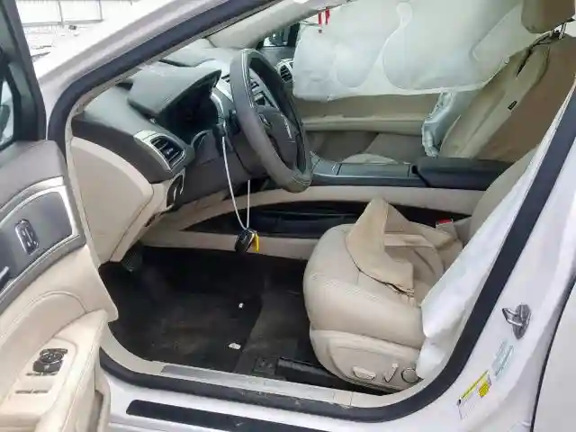 3LN6L5A95JR609402 2018 LINCOLN MKZ PREMIERE-4