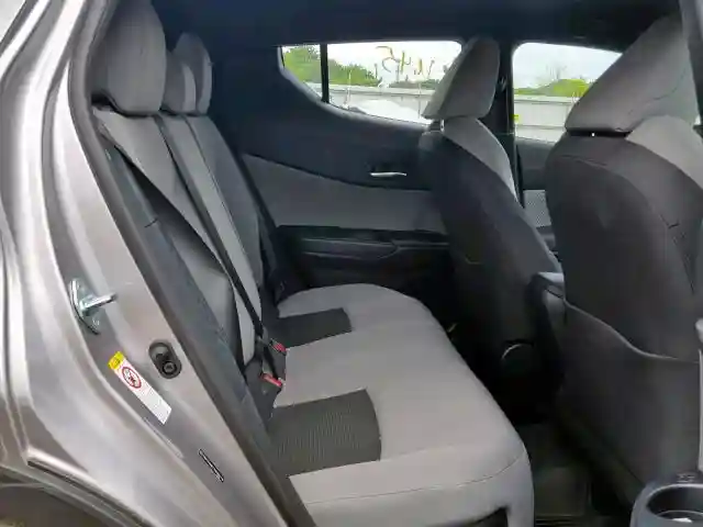 NMTKHMBX7KR086778 2019 TOYOTA C-HR XLE-5