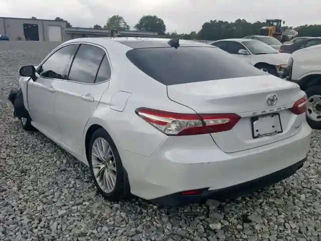 4T1B11HK5JU023233 2018 TOYOTA CAMRY L-2