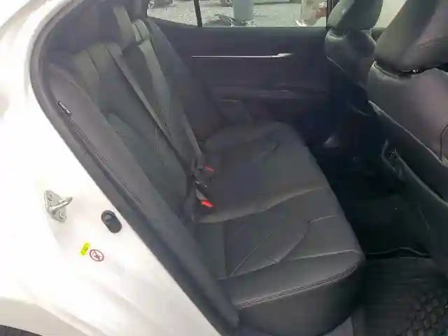 4T1B11HK5JU023233 2018 TOYOTA CAMRY L-5