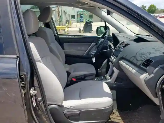 JF2SJAGC8JH445747 2018 SUBARU FORESTER 2.5I PREMIUM-4
