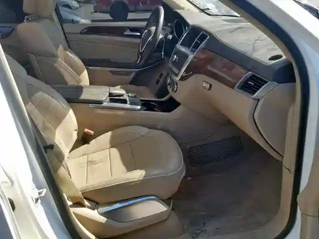4JGDF7DE9DA266787 2013 MERCEDES-BENZ GL 550 4MATIC-4