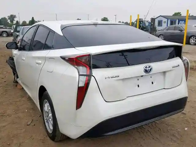 JTDKBRFUXH3056135 2017 TOYOTA PRIUS-2