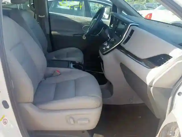 5TDYZ3DC2JS905062 2018 TOYOTA SIENNA XLE-4