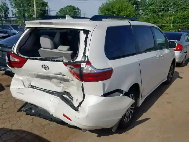 5TDYZ3DC2JS905062 2018 TOYOTA SIENNA XLE-3