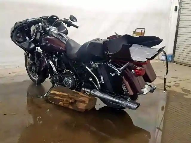 1HD1KGD17JB630256 2018 HARLEY-DAVIDSON FLTRU-2