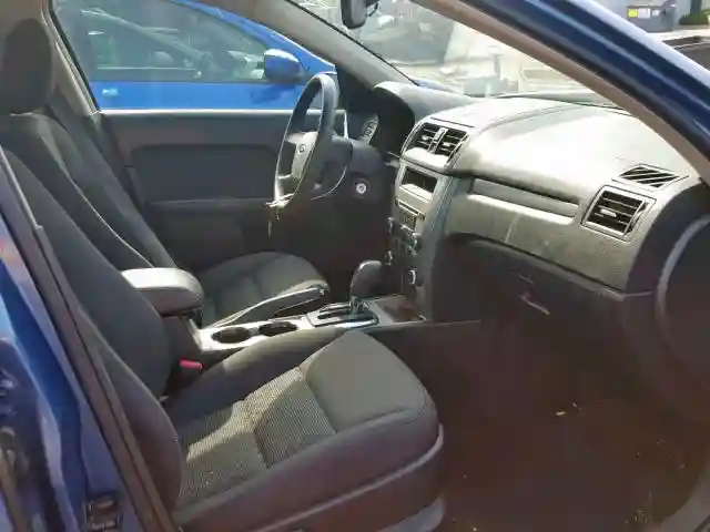 3FAHP0HA0AR410999 2010 FORD FUSION SE-4
