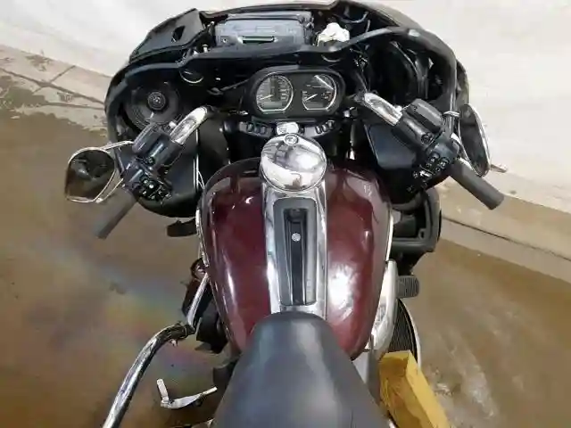 1HD1KGD17JB630256 2018 HARLEY-DAVIDSON FLTRU-4