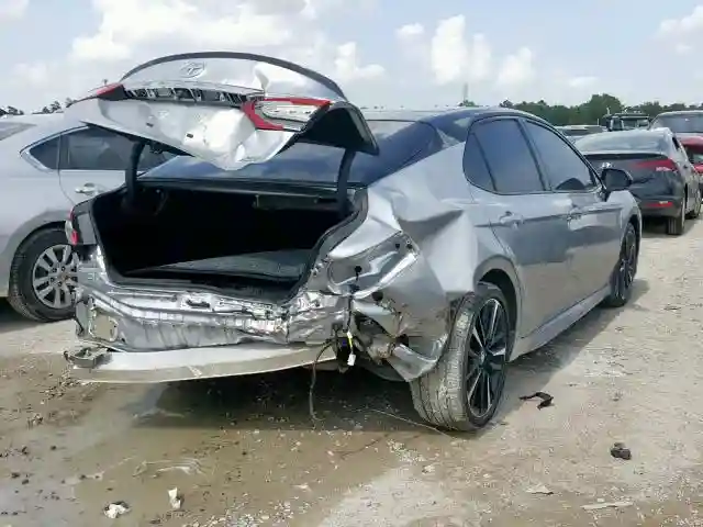 4T1BZ1HK0JU016473 2018 TOYOTA CAMRY XSE-3