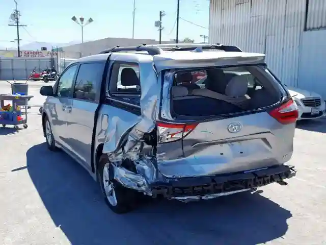 5TDKZ3DC2JS960004 2018 TOYOTA SIENNA LE-2