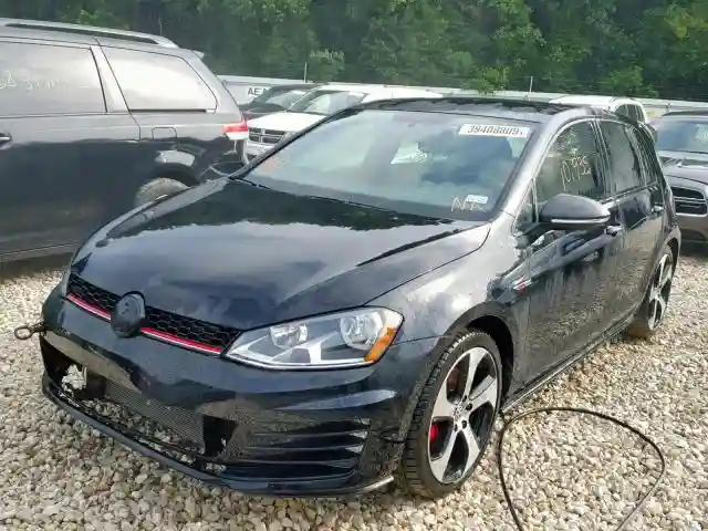3VW4T7AU8HM074405 2017 VOLKSWAGEN GTI S-1