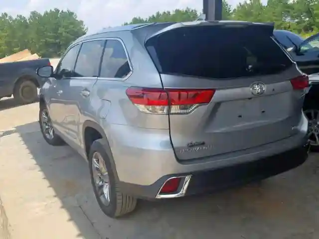 5TDYZRFH3JS280215 2018 TOYOTA HIGHLANDER LIMITED-2