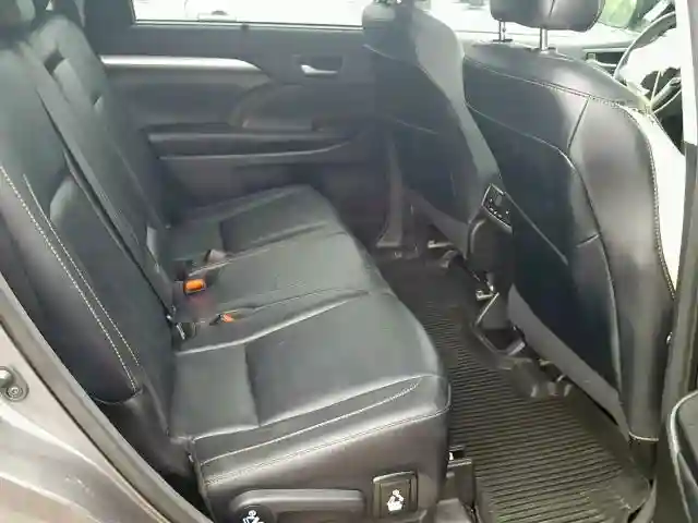 5TDJZRFH5JS551115 2018 TOYOTA HIGHLANDER SE-5