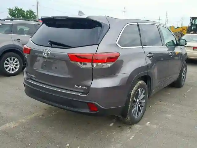 5TDJZRFH5JS551115 2018 TOYOTA HIGHLANDER SE-3