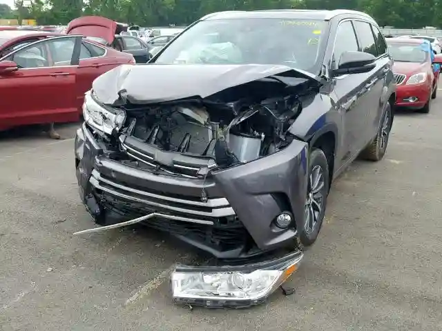 5TDJZRFH5JS551115 2018 TOYOTA HIGHLANDER SE-1