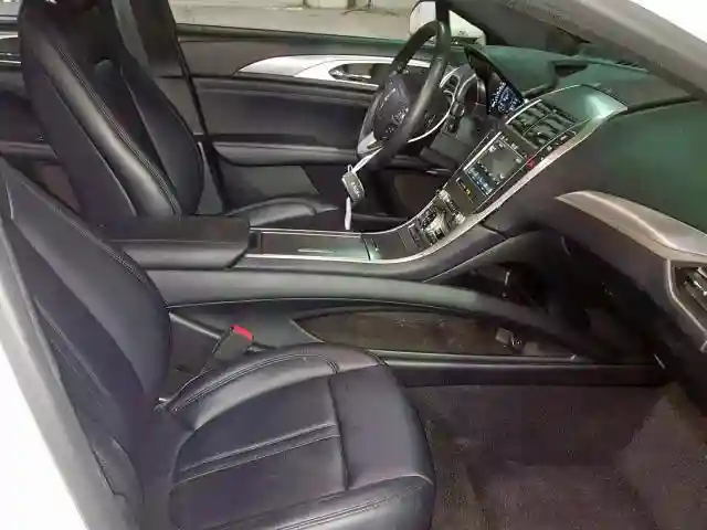 3LN6L5B97KR601687 2019 LINCOLN MKZ-4