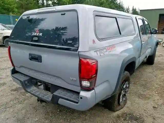 3TMDZ5BN6JM047304 2018 TOYOTA TACOMA DOUBLE CAB-3