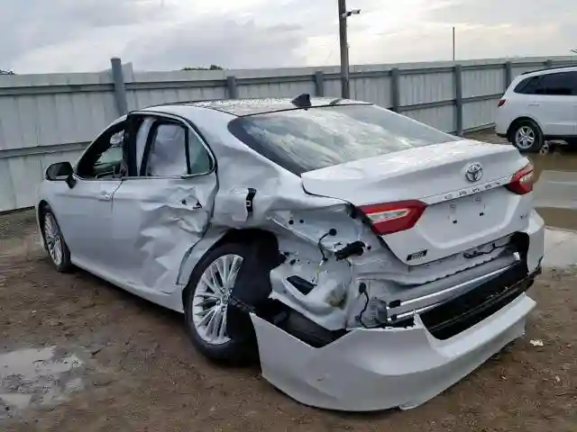 4T1BZ1HK8JU002689 2018 TOYOTA CAMRY XSE-2