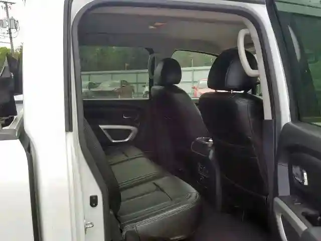 1N6AA1E59HN575060 2017 NISSAN TITAN SV-5