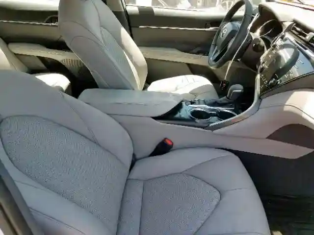 4T1B61HK5KU794438 2019 TOYOTA CAMRY XSE-4