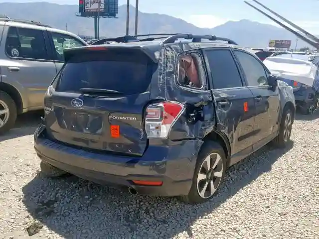 JF2SJAJC3JH409487 2018 SUBARU FORESTER 2.5I LIMITED-3