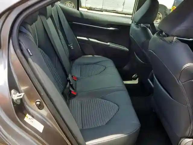 4T1B11HK2JU135665 2018 TOYOTA CAMRY L-5