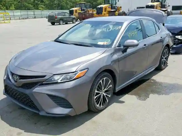 4T1B11HK2JU135665 2018 TOYOTA CAMRY L-1