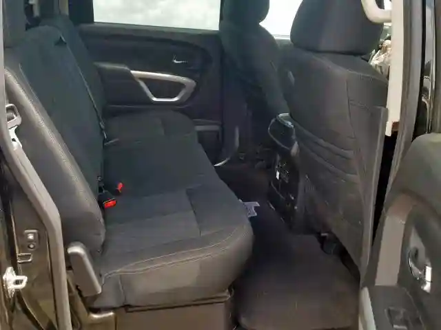 1N6AA1E68HN570358 2017 NISSAN TITAN SV-5