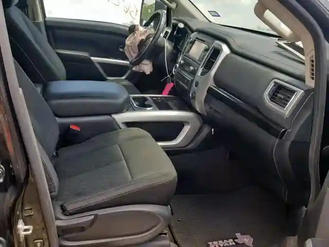 1N6AA1E68HN570358 2017 NISSAN TITAN SV-4