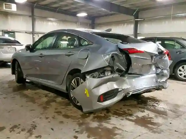 2HGFC1F32JH646051 2018 HONDA CIVIC EX-2