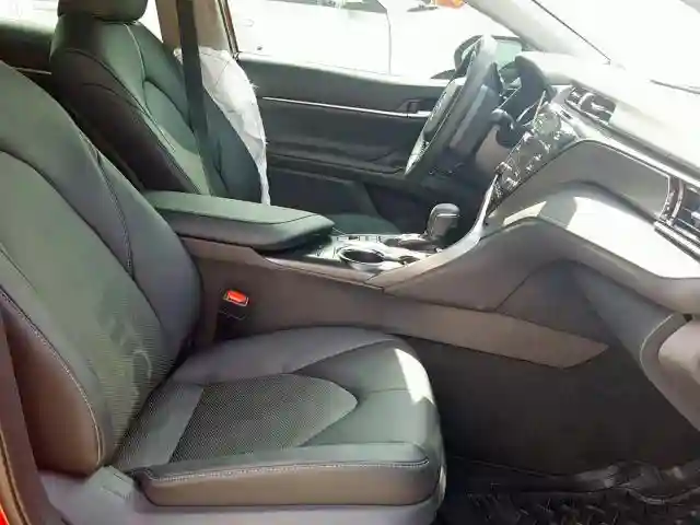4T1B61HK5KU256712 2019 TOYOTA CAMRY XSE-4