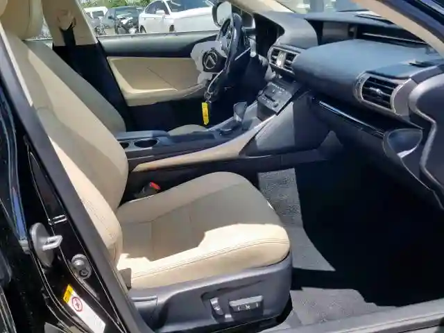 JTHBA1D2XG5009193 2016 LEXUS IS 200T-4