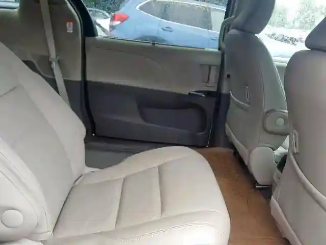 5TDDK3DC2FS106523 2015 TOYOTA SIENNA XLE-5