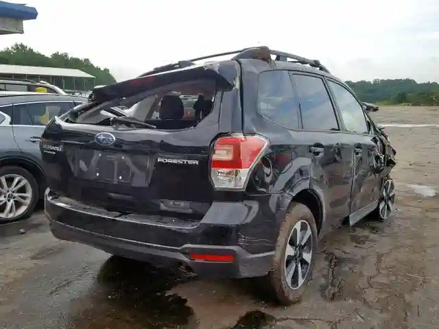 JF2SJAGC8JH581814 2018 SUBARU FORESTER 2.5I PREMIUM-3