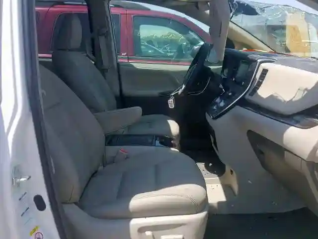 5TDDZ3DC3KS226384 2019 TOYOTA SIENNA LIMITED-4