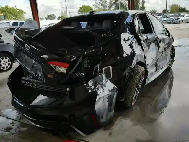 JTDS4RCE8LJ007432 2020 TOYOTA COROLLA SE-3