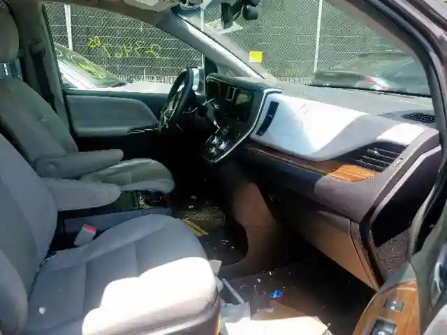 5TDYK3DC0GS740755 2016 TOYOTA SIENNA XLE-4