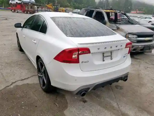 YV1902TPXG2396507 2016 VOLVO S60 R DESIGN-2