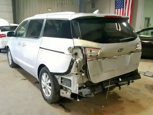KNDMB5C15J6357833 2018 KIA SEDONA LX-2