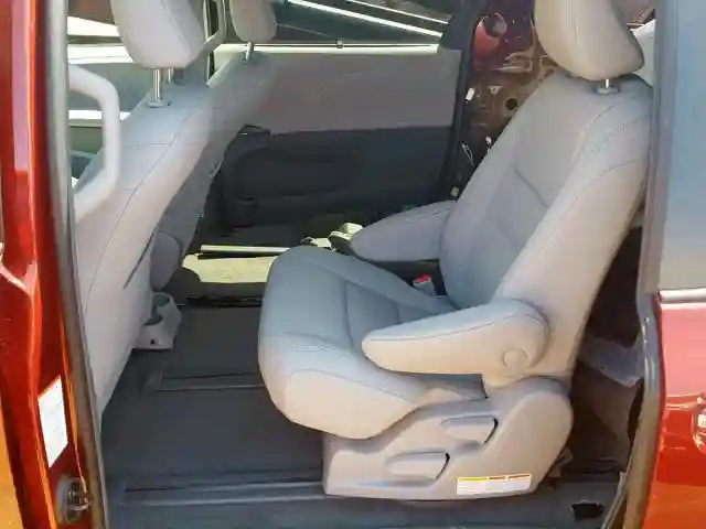 5TDDZ3DC6KS216299 2019 TOYOTA SIENNA LIMITED-5