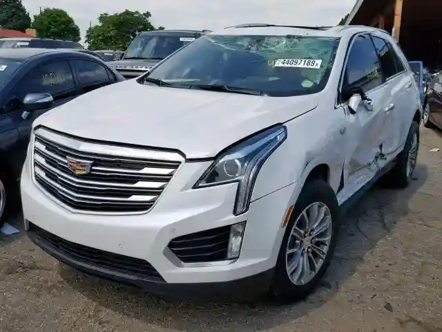1GYKNDRS6HZ149052 2017 CADILLAC XT5 LUXURY-1