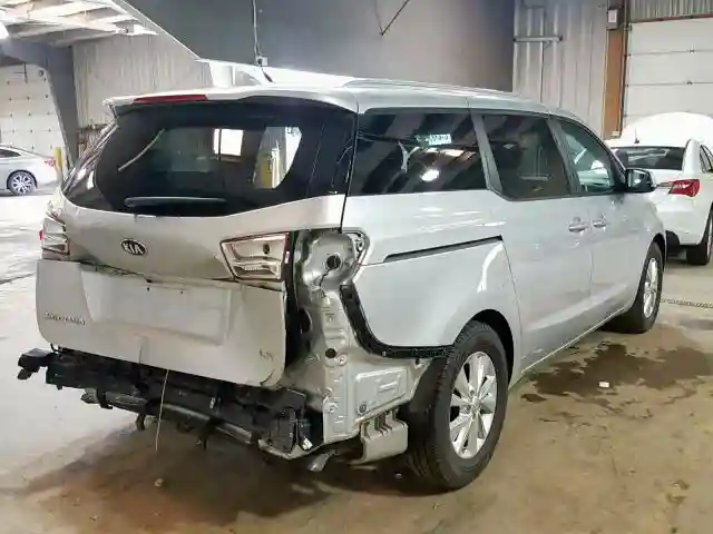 KNDMB5C15J6357833 2018 KIA SEDONA LX-3
