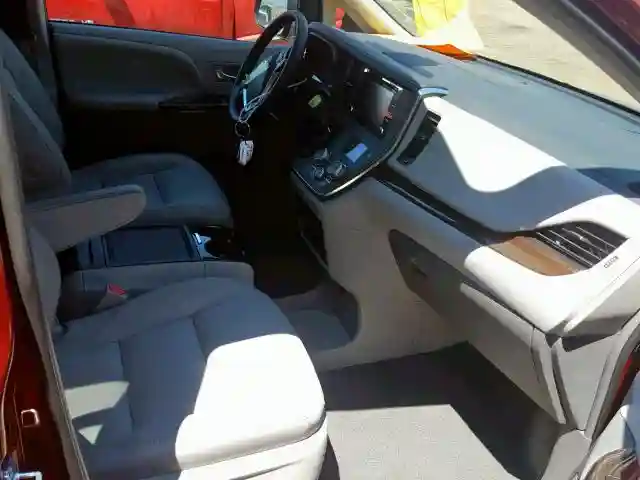 5TDDZ3DC6KS216299 2019 TOYOTA SIENNA LIMITED-4