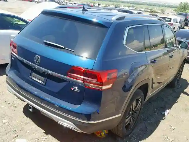 1V2NR2CA7KC533474 2019 VOLKSWAGEN ATLAS SEL PREMIUM-3