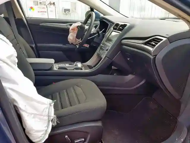 3FA6P0HD2KR113101 2019 FORD FUSION SE-4
