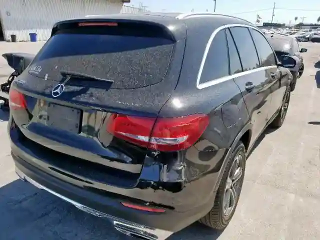 WDC0G4JBXHF128204 2017 MERCEDES-BENZ GLC 300-3